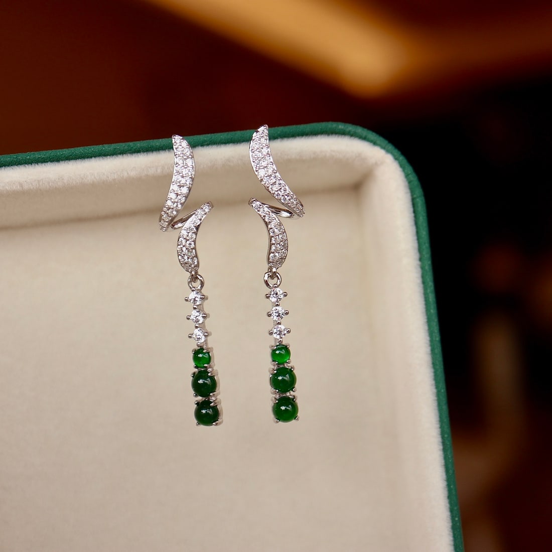 Natural Jade Earrings: Natural jade earrings S925 sterling silver inlay Large point full of green Simple and elegant