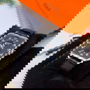 HERMES CarreH Black Automatic Watch [Second-hand]: HERMES Carre H Black Automatic Watch [Used] Because it is a second-hand item, it is not verified and cannot be returned or exchanged Designed by architect and designer Marc Berthier, it features a geo
