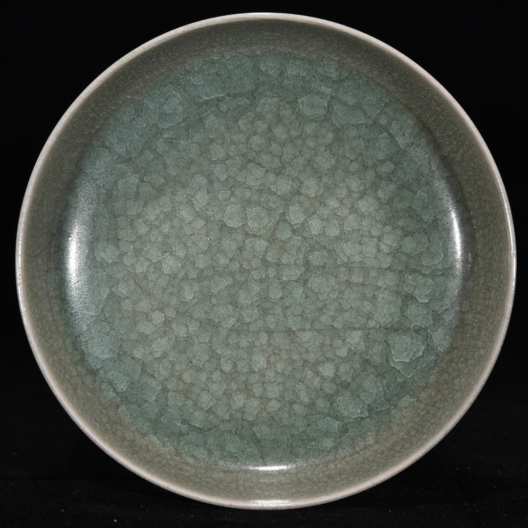 Song Dynasty Style Ru Kiln Porcelain with Crackle Pattern and Curved Foot Brush Washer (1 of 9)