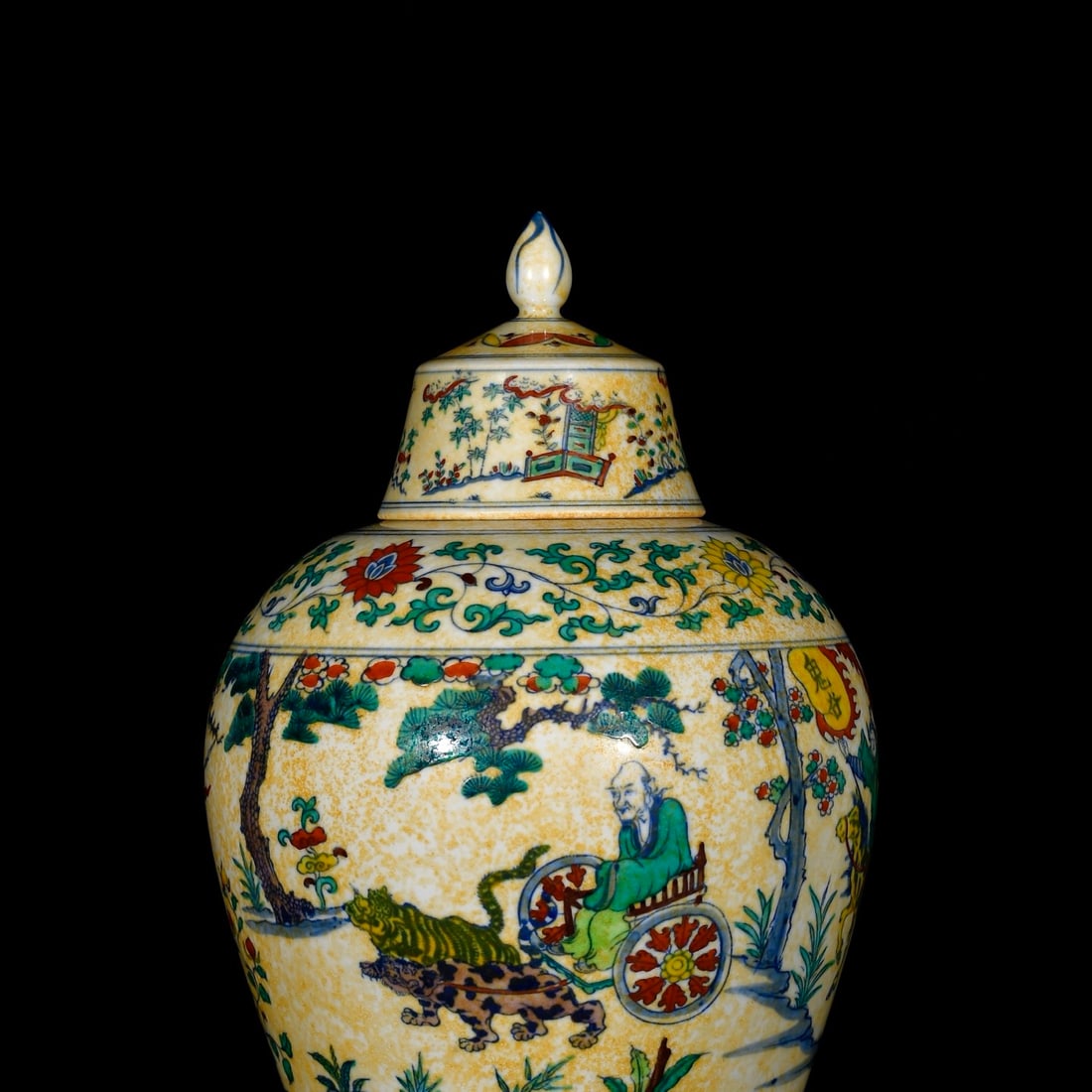 A pair of meiping vases with underglaze polychrome featuring the story of Guiguxiaoshan from the - 3