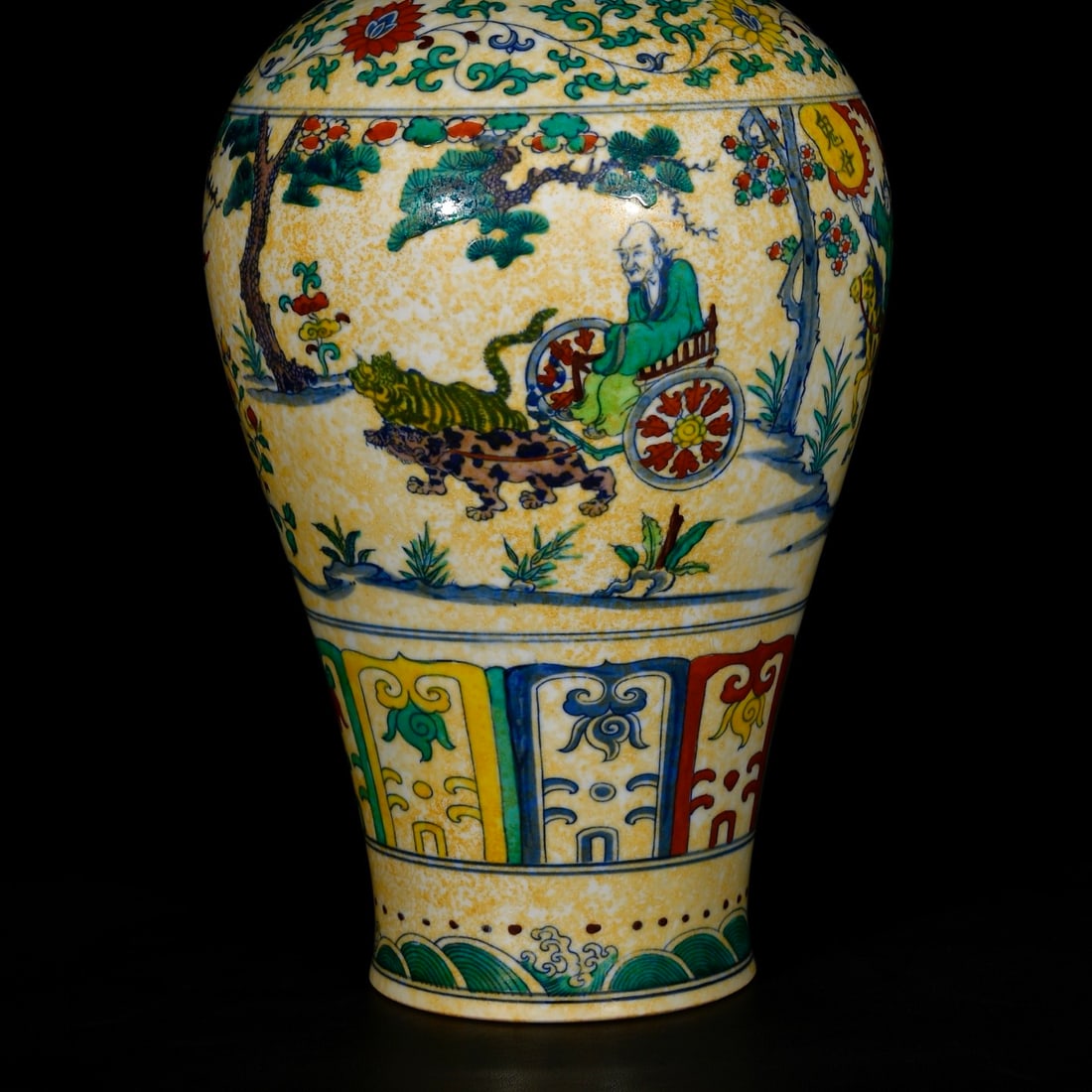 A pair of meiping vases with underglaze polychrome featuring the story of Guiguxiaoshan from the - 4