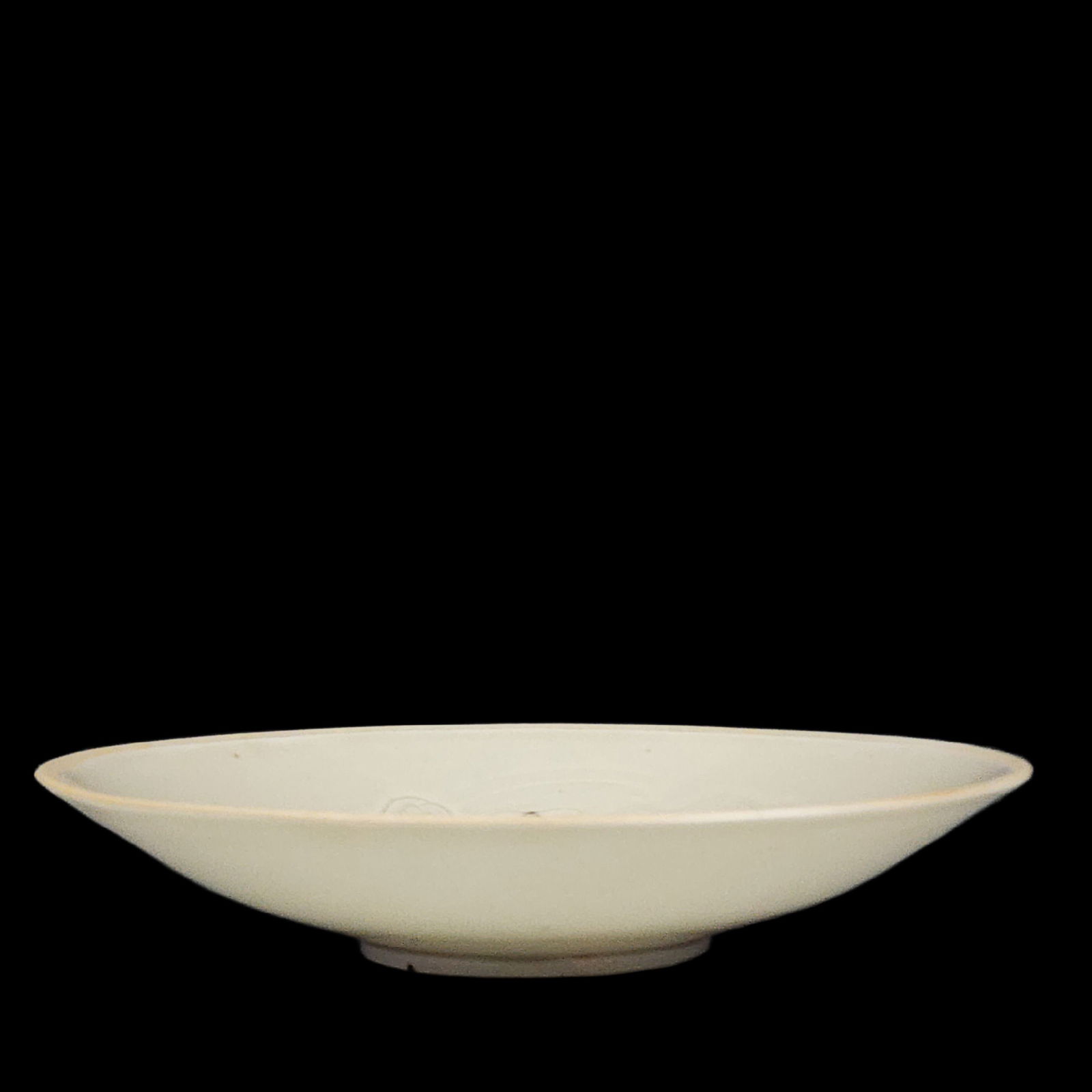 Song Dynasty style Ding Kiln blue and white dragon plate with inscriptions (1 of 9)