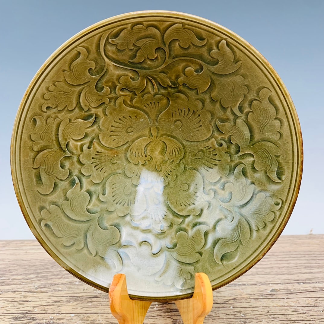 Yaozhou Porcelain Bowl with Flower Pattern: Yaozhou Porcelain Bowl with Flower Pattern, height 6.5 cm, diameter 17 cm
