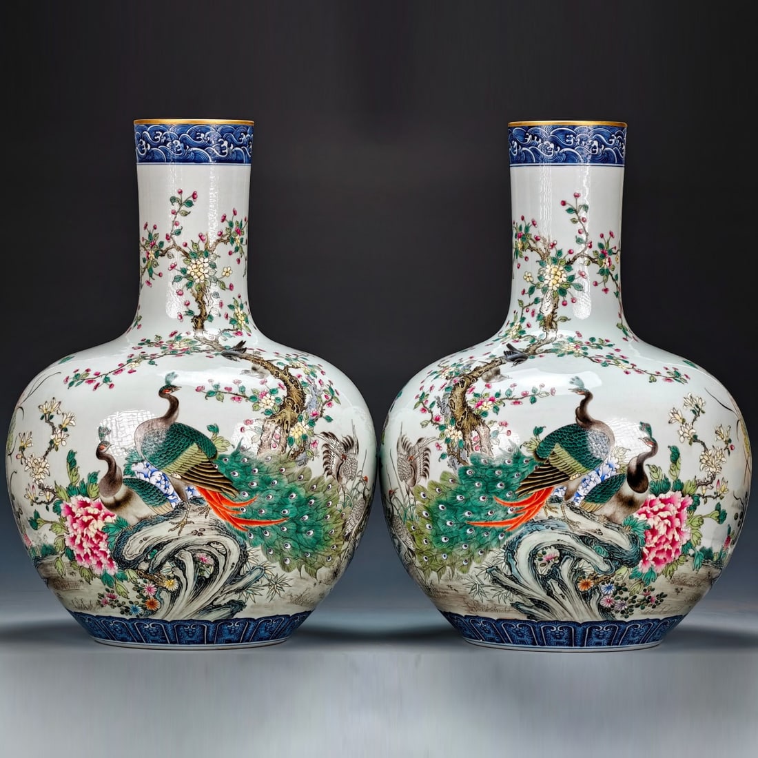 Qing Dynasty Qianlong style celestial globe vase with full painted scene of the Five Constant: Qing dynasty Qianlong style full-scene famille-rose porcelain celestial globe vase, height 55cm width 37cm