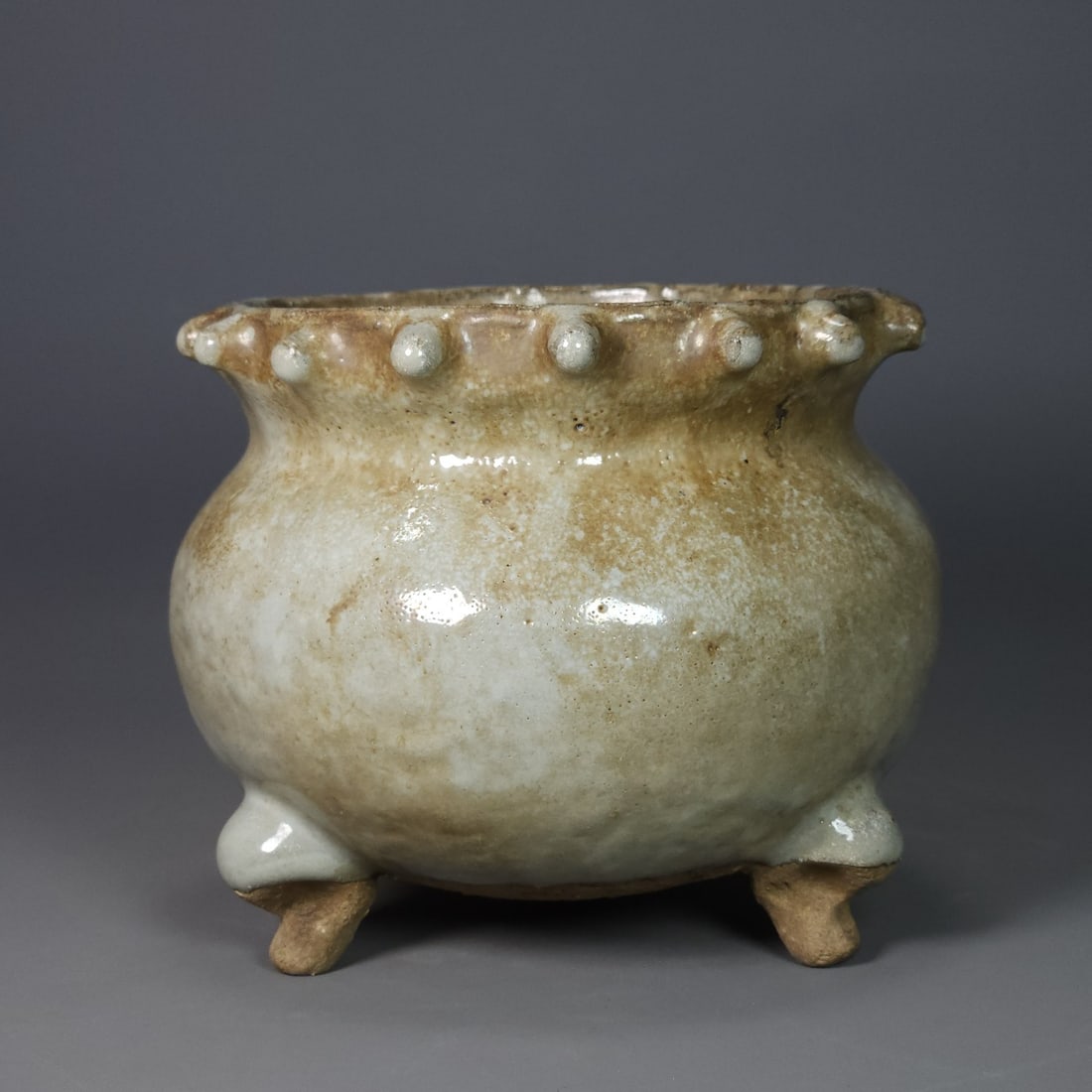 Yuan Dynasty Style Jun Kiln Yue White Glaze Three-legged Incense Burner (1 of 9)