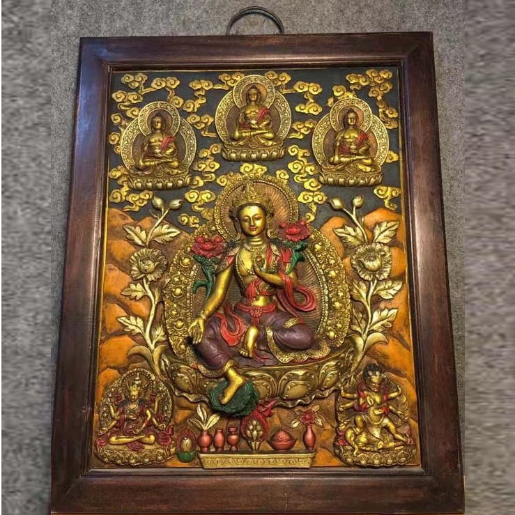 Rosewood Inlaid with Purple Copper Thangka: Rosewood inlayed with purple copper Thangka, length 47 centimeters, height 60 centimeters, thickness 3.5 centimeters, weight 10 jin