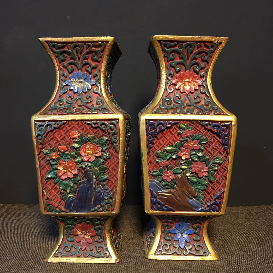 Enamelled painted vase: Lacquer painted vase, diameter 9 cm, height 23 cm, total weight 1125 grams