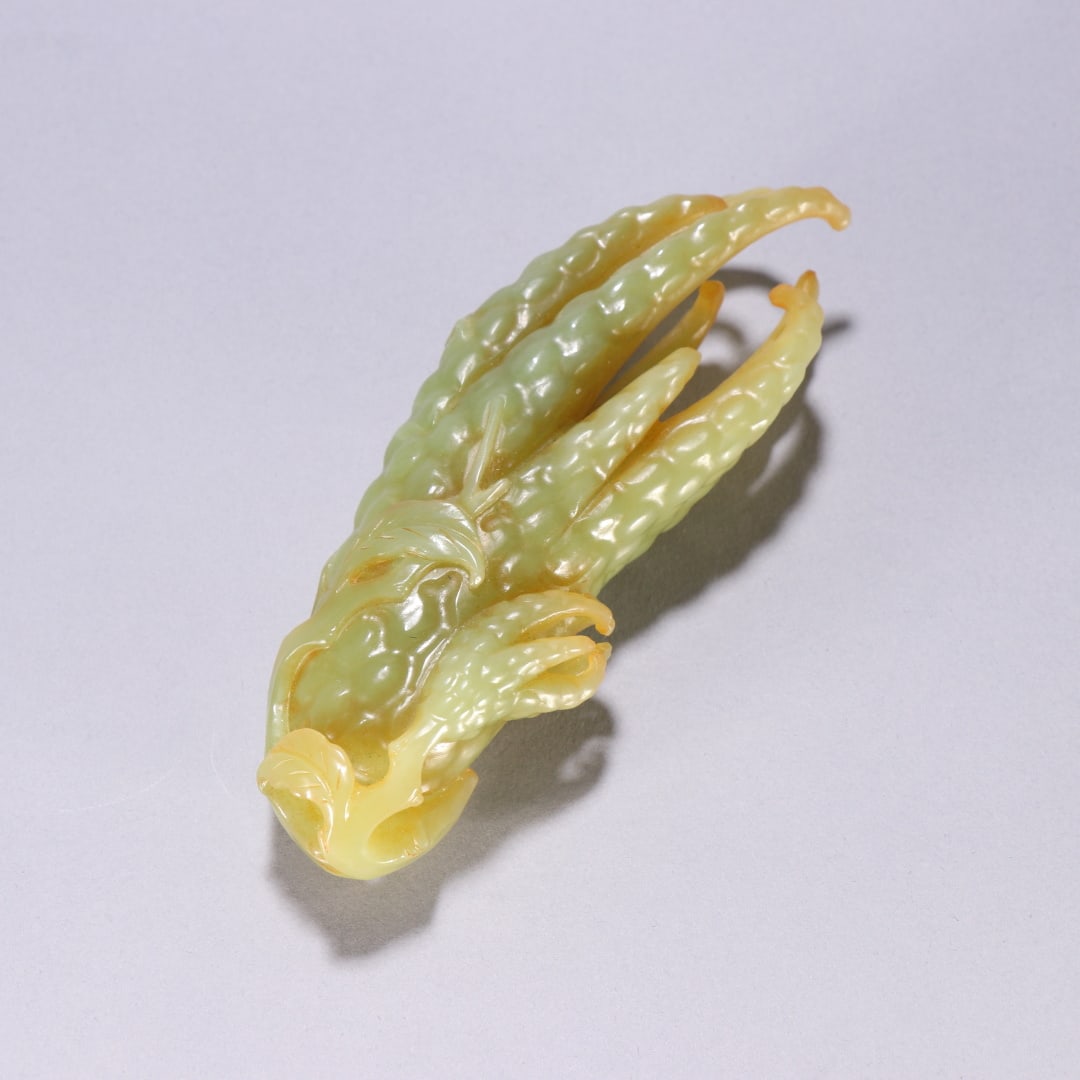 Hotan Yellow Jade Buddha Hand Ornament: Hetian yellow jade Buddha hand ornament Size: Height 12.7cm Width 4.5cm Weight 185.9g