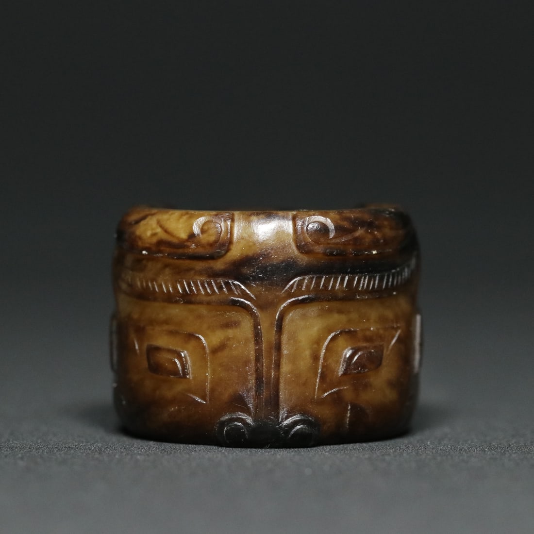 Old Hetian Jadeite Human Face Pattern Thumb Ring (1 of 9)