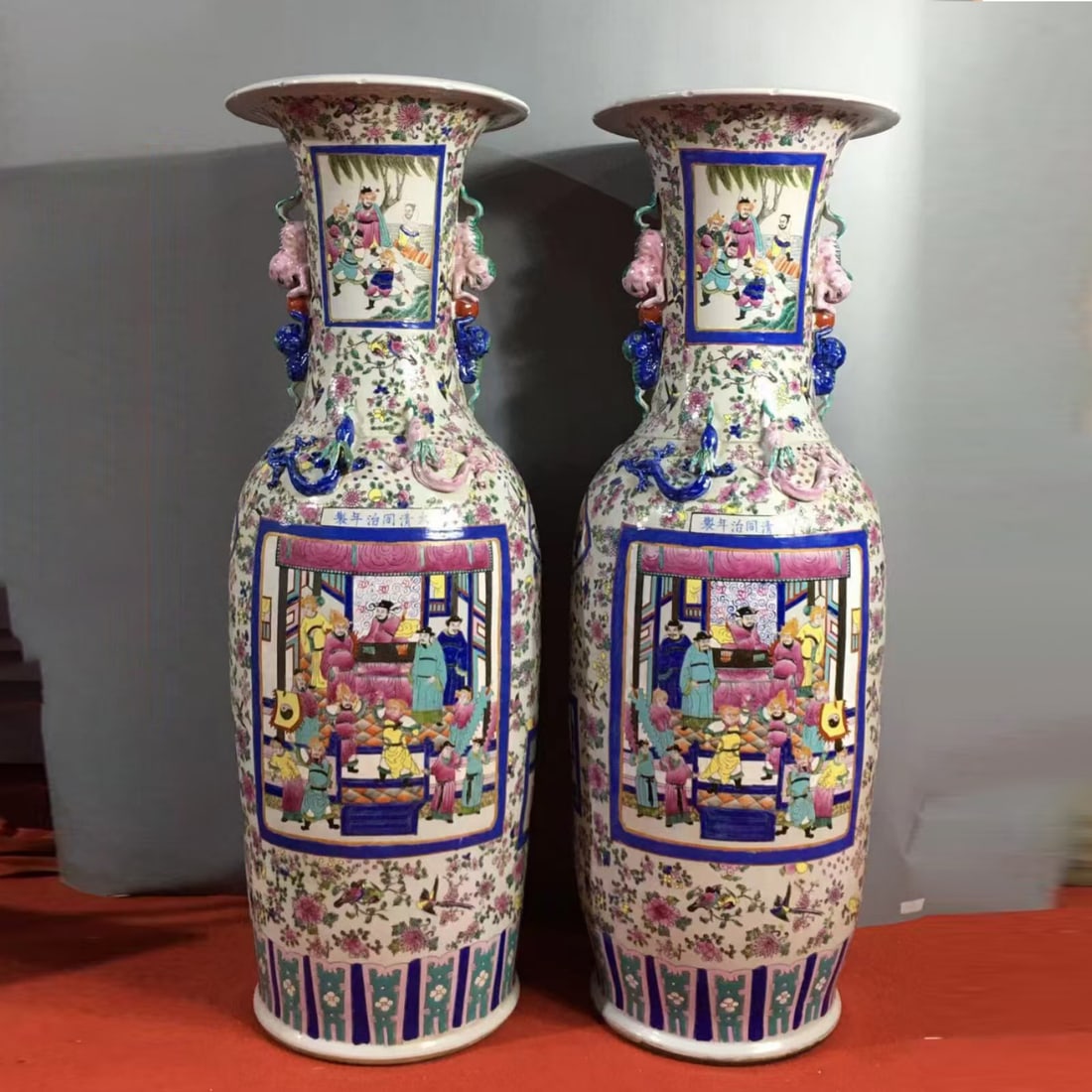 A pair of hand-painted, colorful character story pattern, floor-standing, large vases: A pair of hand-painted multicolored character story patterned floor vases, mouth diameter 38, belly diameter 42, height 120 centimeters.