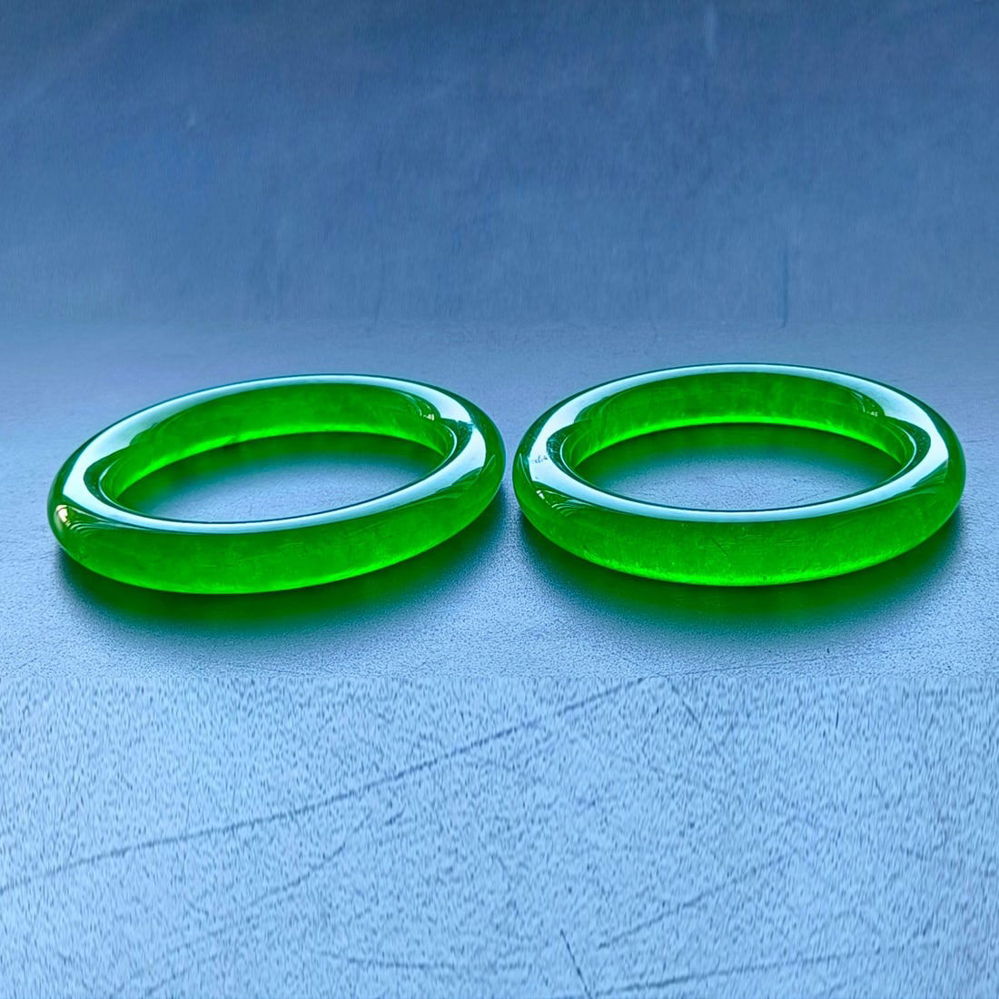 A pair of jade bracelets. (1 of 8)
