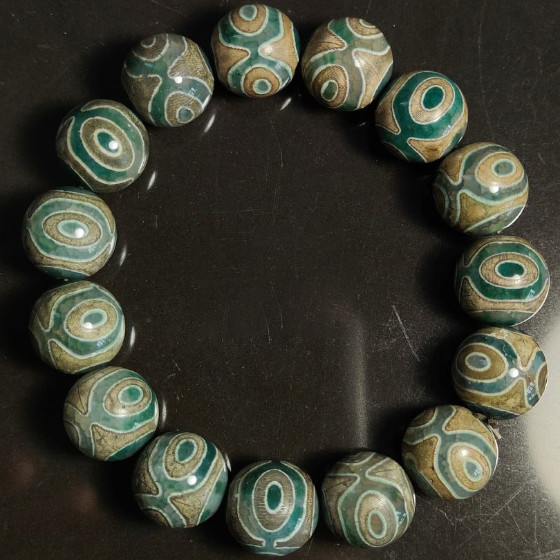 Qing, Tianzhu bracelet. (1 of 9)