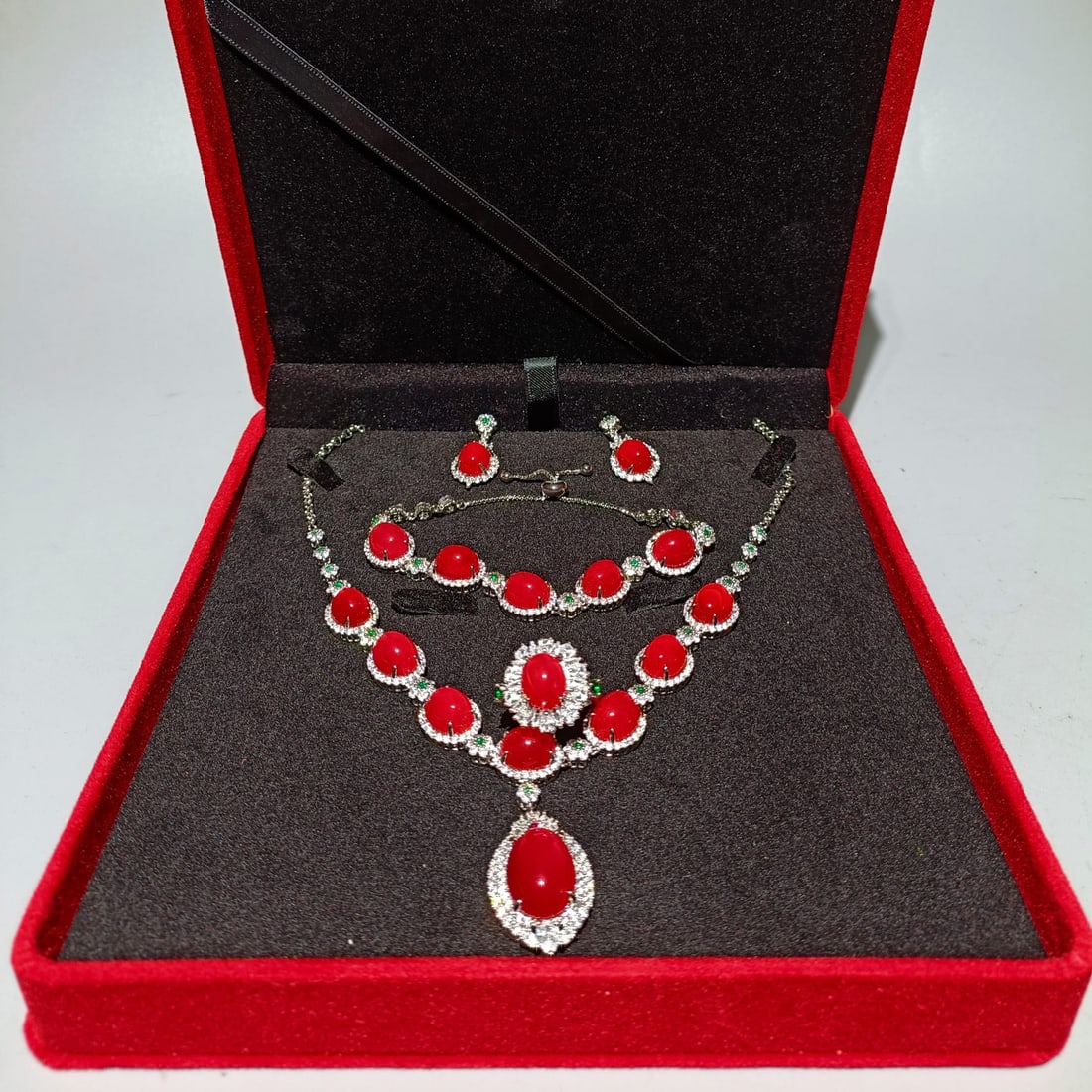 925 silver jewelry set with inlaid red jade and diamonds. (1 of 8)