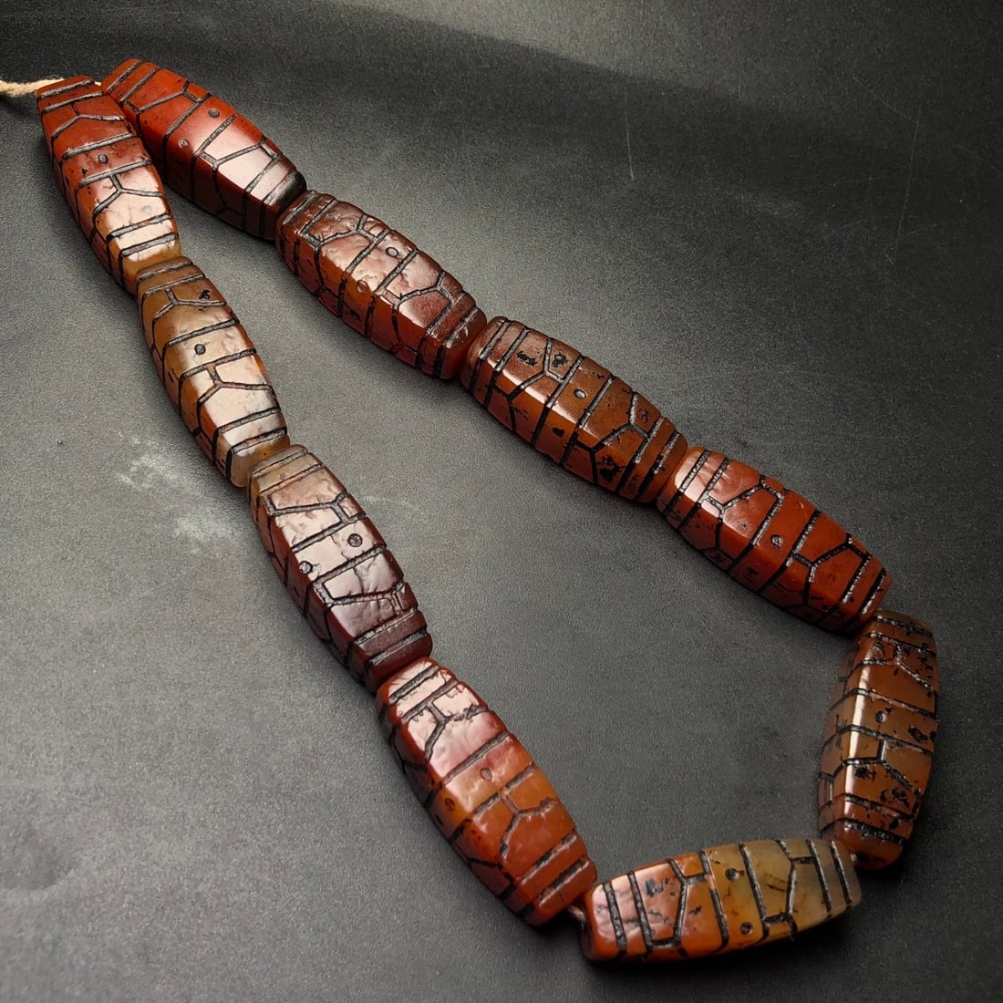 Old agate seal bead: Ancient Persian Empire agate seal beadsApproximate size: 40x14mm x 10 beads