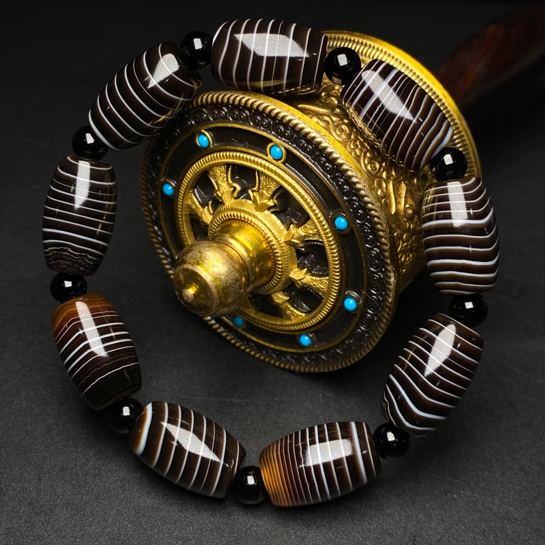 Agate bracelet: Agate braceletSize: 19x12mm with 9 beads