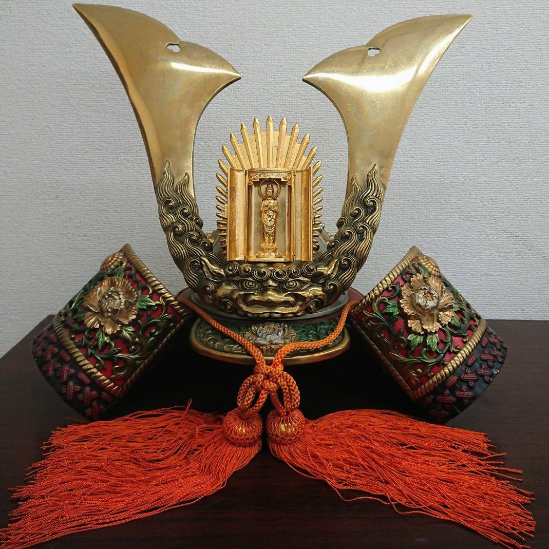 H1 Large Botan Shishi Hoshi Kabuto – Peony & Lion Star Helmet with Kannon Figure – Samurai Armor (1 of 20)