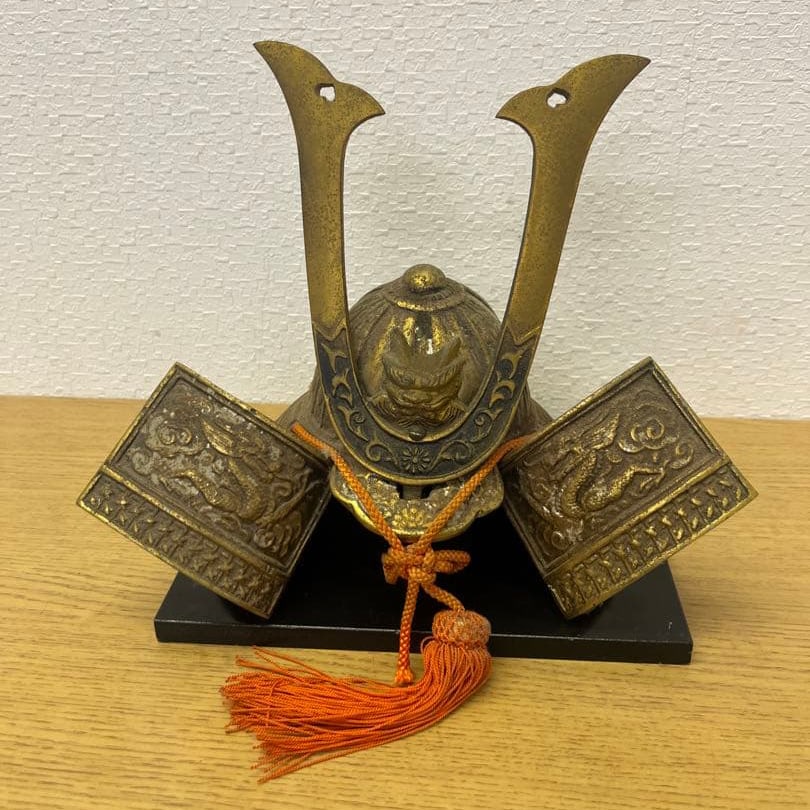 Showa Retro Metal Kabuto Helmet Display – Interior Ornament – Boys’ Festival Decoration (1 of 16)