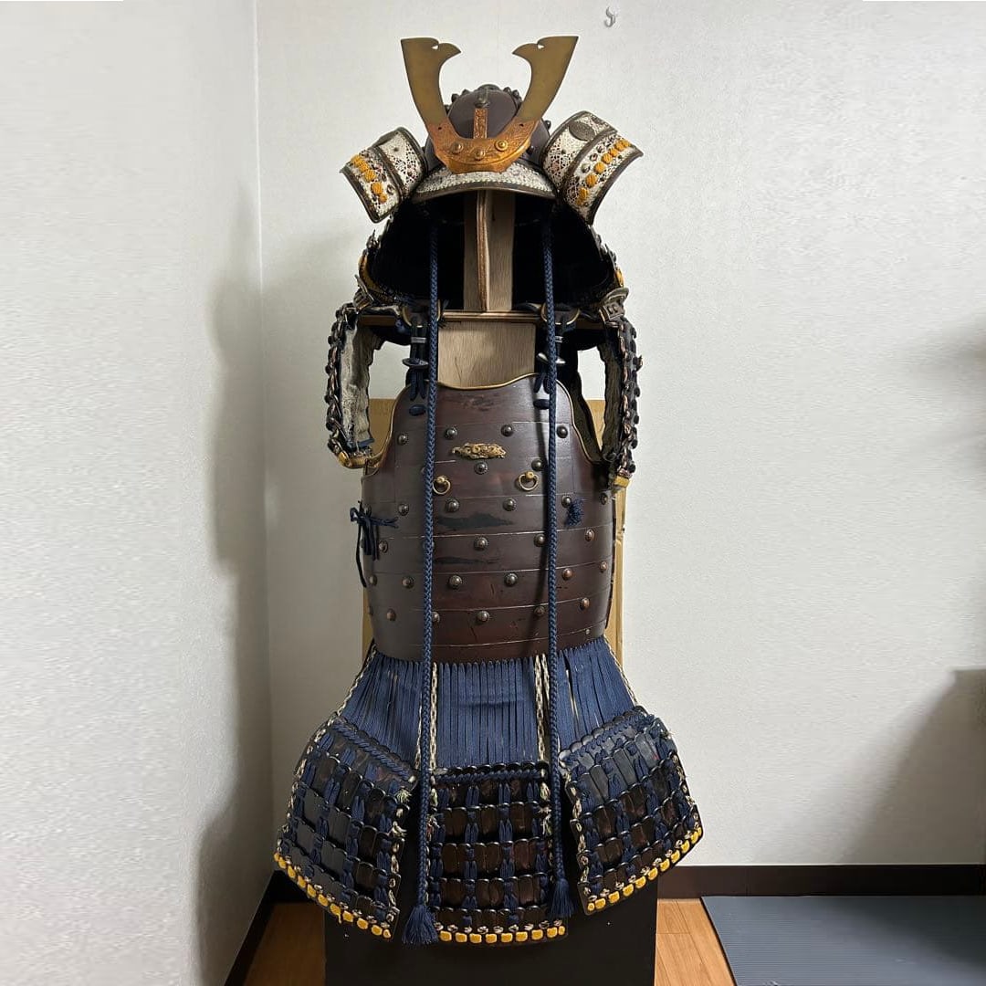 Marutake Armor Workshop – Full-Size Kon-Ito Odoshi Nimai-Gusoku with Sabiji Kasa-by (1 of 10)