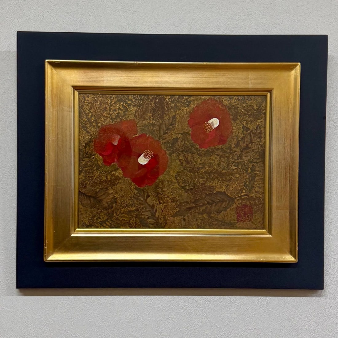 Authentic Japanese Painting by Junsaku Koizumi – “Camellia ( Original Seal, Tat Box &: An exquisite original Japanese painting by Junsaku Koizumi (1924–2012), capturing the natural energy (“ki”) of the subject with remarkable realism and three-dimensional brushwork. Known as a
