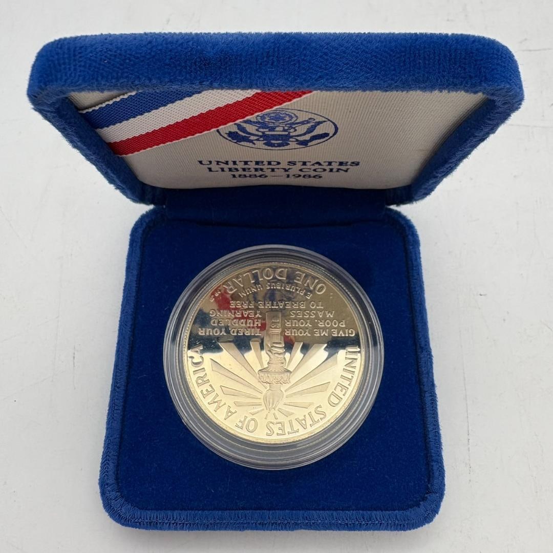 1986 American Statue of Liberty $1 coin (1 of 8)