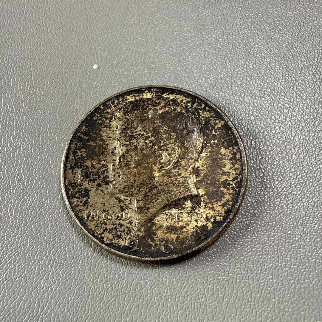 John F. Kennedy Commemorative Coin 1964 (1 of 2)