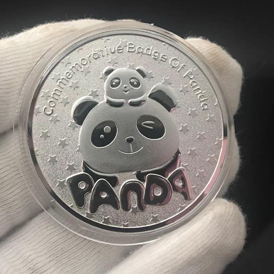 Panda Pattern Commemorative Badge Set (1 of 2)