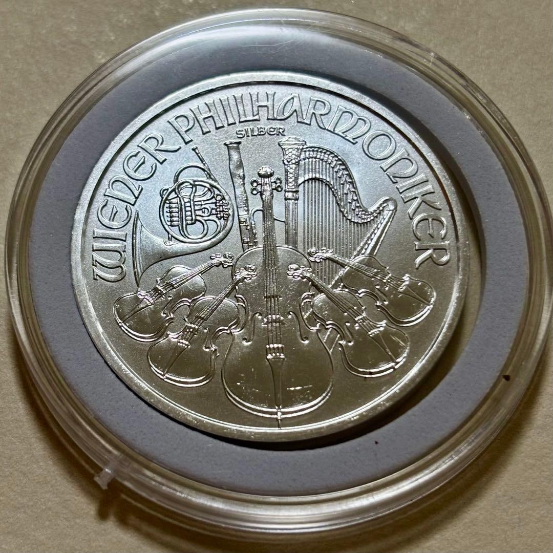 Vienna Philharmonic Orchestra 2016 1.5 Euro 1 oz Silver Coin (new version) (1 of 2)