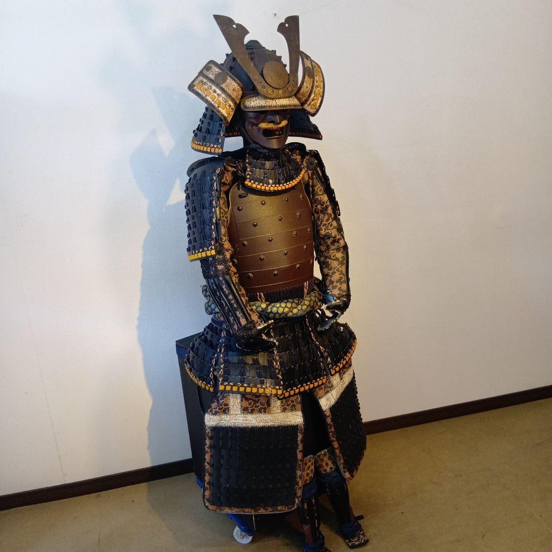 Life-size samurai armor and helmet set (1 of 20)