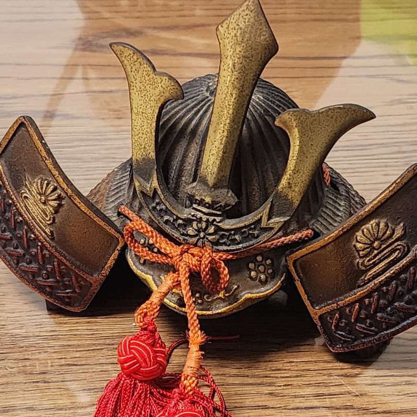 Sumitomo Bank Samurai Helmet Ornament, Takayama Bronzeware (1 of 4)