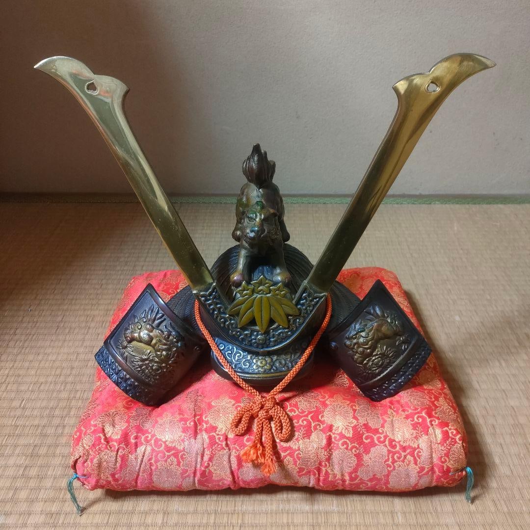 Replica of the Yuan Dynasty Shovel-shaped Lion Helmet, Samurai Helmet, bronze color, with lion (1 of 19)