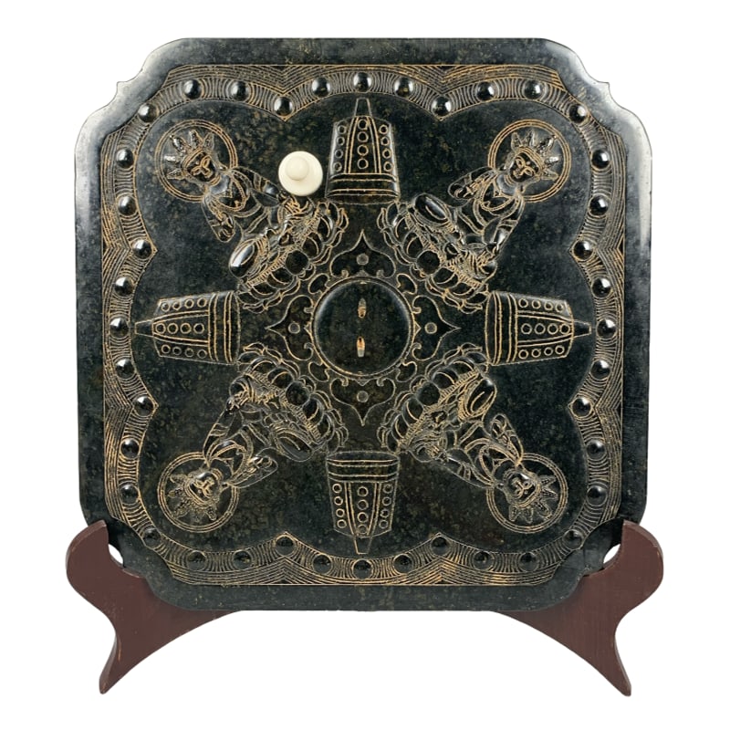 Meteorite amulet, good magnetic properties. (1 of 10)