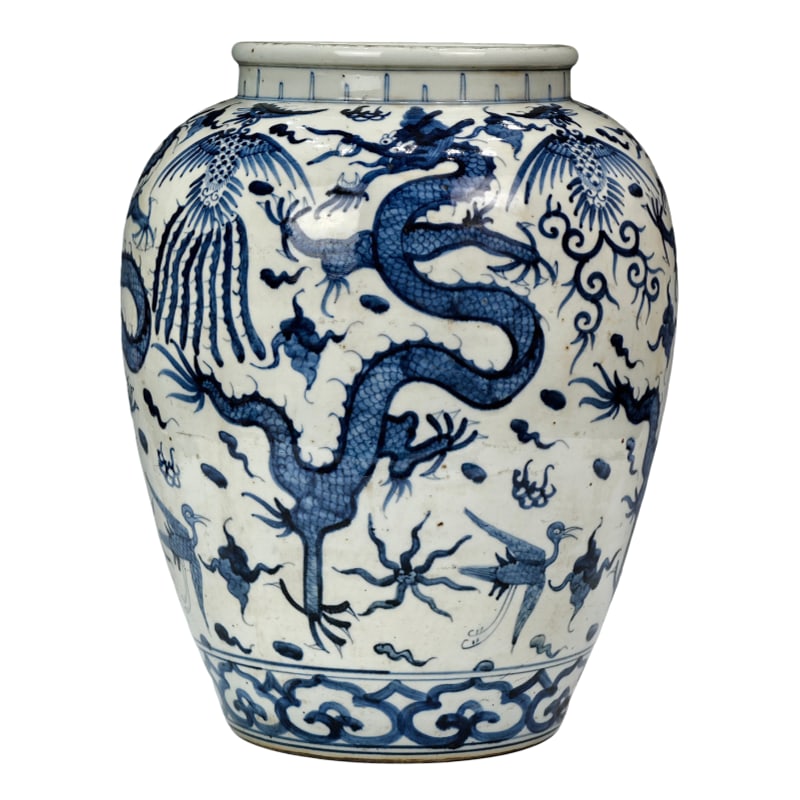 Late Ming Jia Wan / Blue and white dragon and phoenix auspicious cloud pattern jar: Late Ming Jia Wan / Blue and white dragon and phoenix auspicious cloud pattern jar. 39 cm in height, 29 cm in width. The craftsmanship of the jar in the picture is exquisite and beautiful. After being