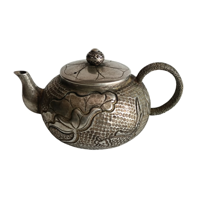 Qing Dynasty silver lotus pattern silver pot (1 of 10)