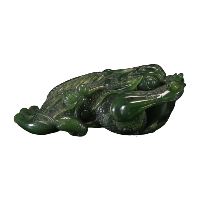 Hetian jade pendant with a gold toad. (1 of 7)