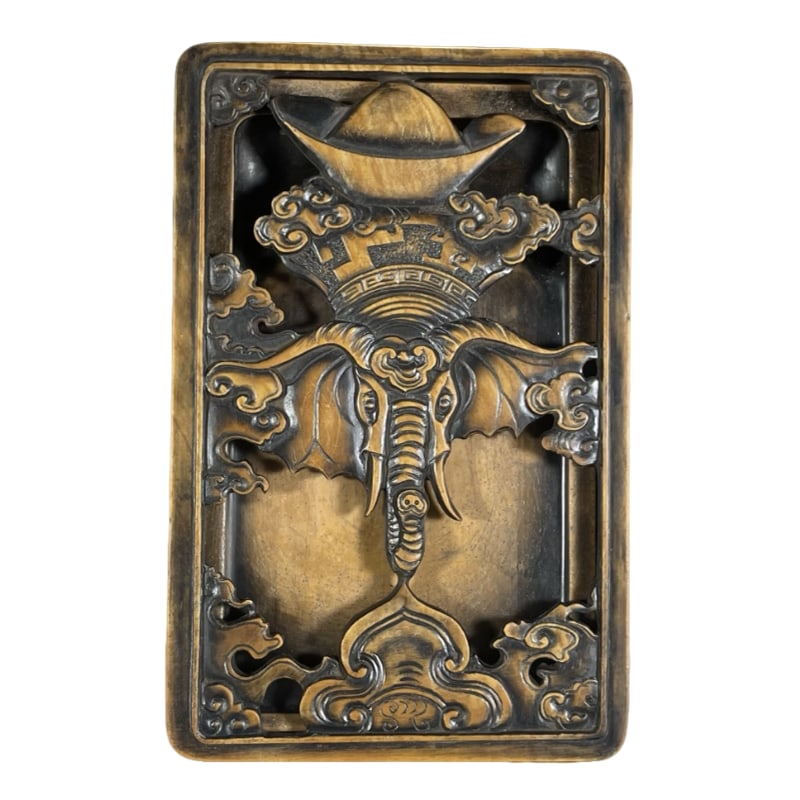 Two-body hollow carved elephant seals with red silk inkstones.: Hollow carved elephant seal red silk inkstone, exquisite workmanship, smooth lines, natural patina, a great collectible! Weighs about 998 grams, measures 16×10.2×2.7cm.