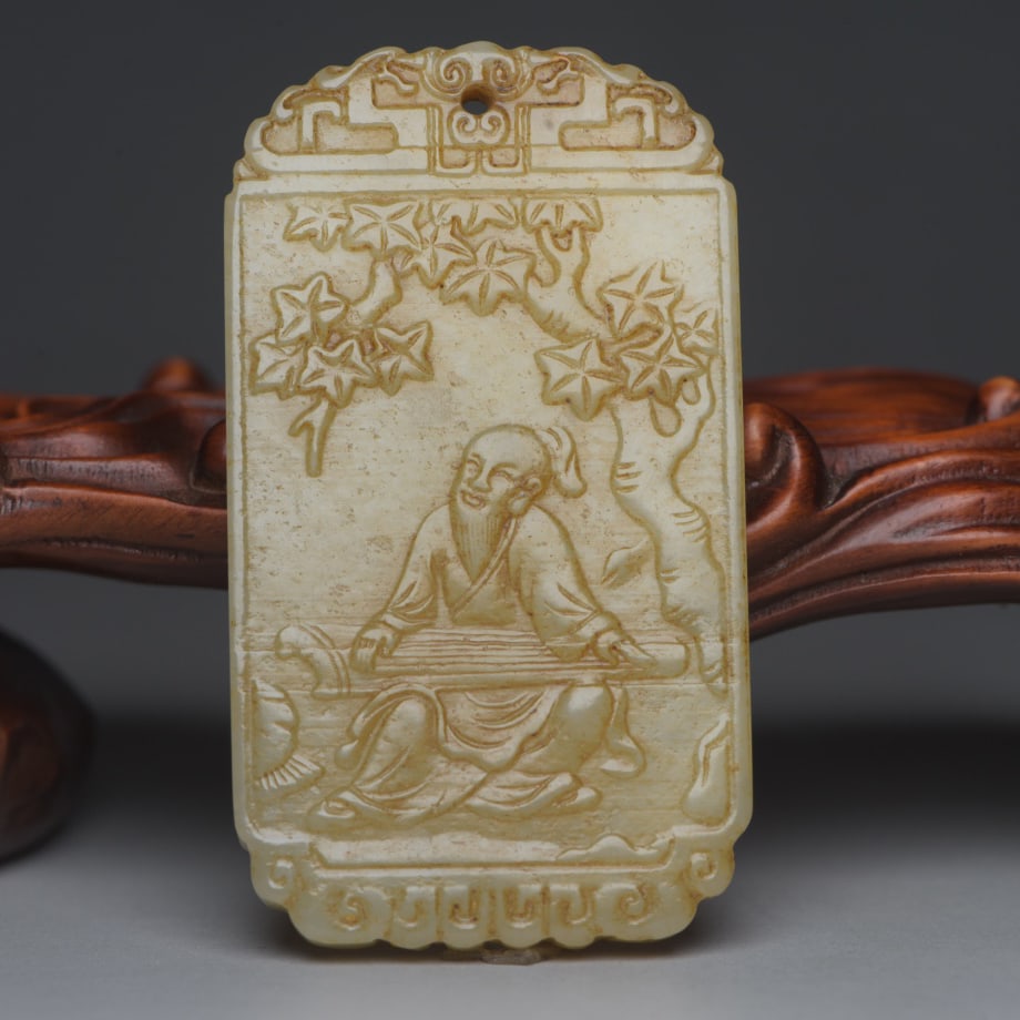 Hetian Jade Pendant: Hetian Jade Jiegang Brand Specifications: 6.3×3.6×0.6 cm, weight 33 grams.