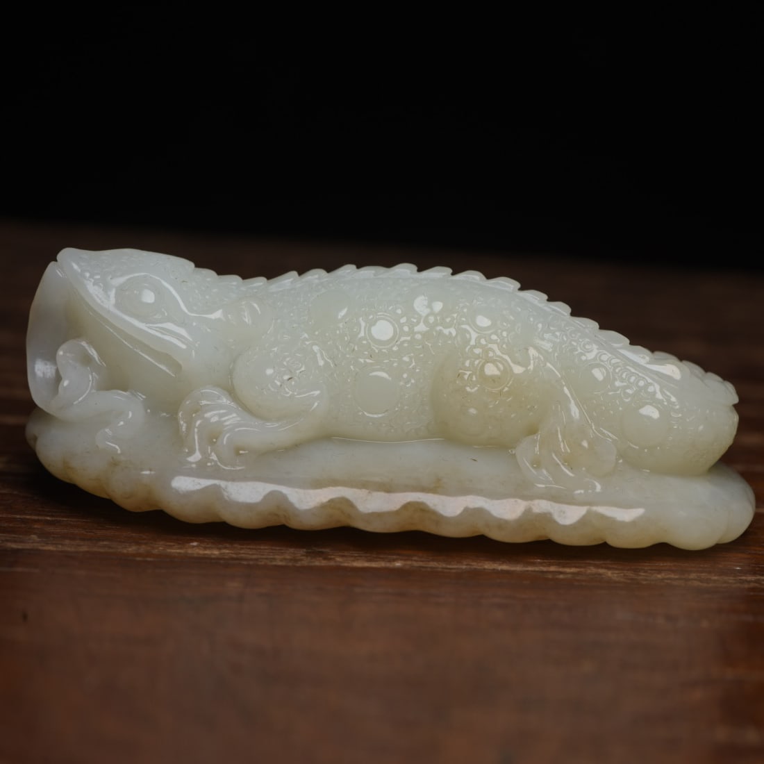 Hetian jade lizard (1 of 9)