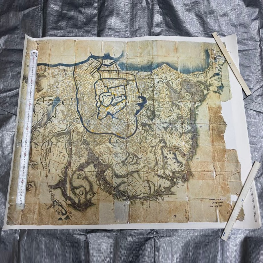 "Complete Map of Edo in the Kan'ei Era," edited by the Shio Editorial Department, published in 2007.: "Complete Map of Edo from the Kan'ei Era," edited by the Ushio Editorial Department, published in 2007. The exact purchase date is unknown. It has been preserved in its original packaging box. Discolo