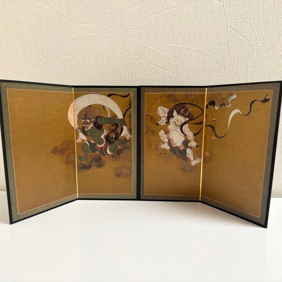 This is a miniature folding screen produced by the Kyoto Benrido. (1 of 12)
