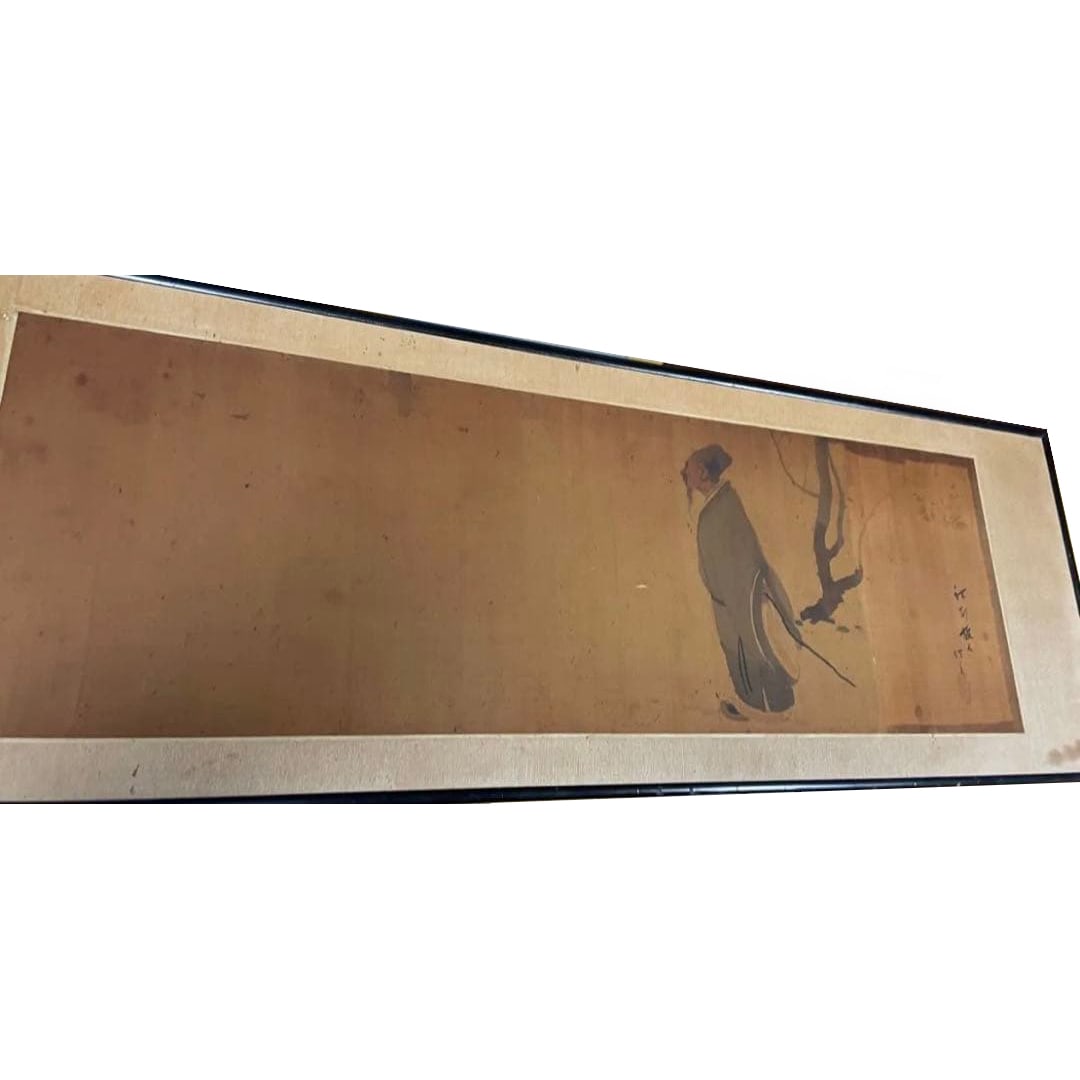 Hanging scroll, ink painting, figure painting, ancient painting.: This is an antique, a mounted ink painting scroll. This is an ink painting depicting a figure, with a style that is simple and elegant. The frame is black, and the background of the painting is brown.