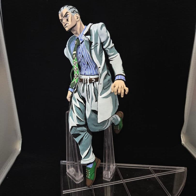 "JoJo's Bizarre Adventure" Ichiban Kuji Prize C: Kira Yoshikage (Kawajiri Kosaku) Repainted Figure: This is the C Prize from the "JoJo's Bizarre Adventure" Ichiban Kuji, featuring a repainted figure of Yoshikage Kira (Kawajiri Kosaku). Utilizes lacquer and topcoat, scratch-resistant. Please judge th