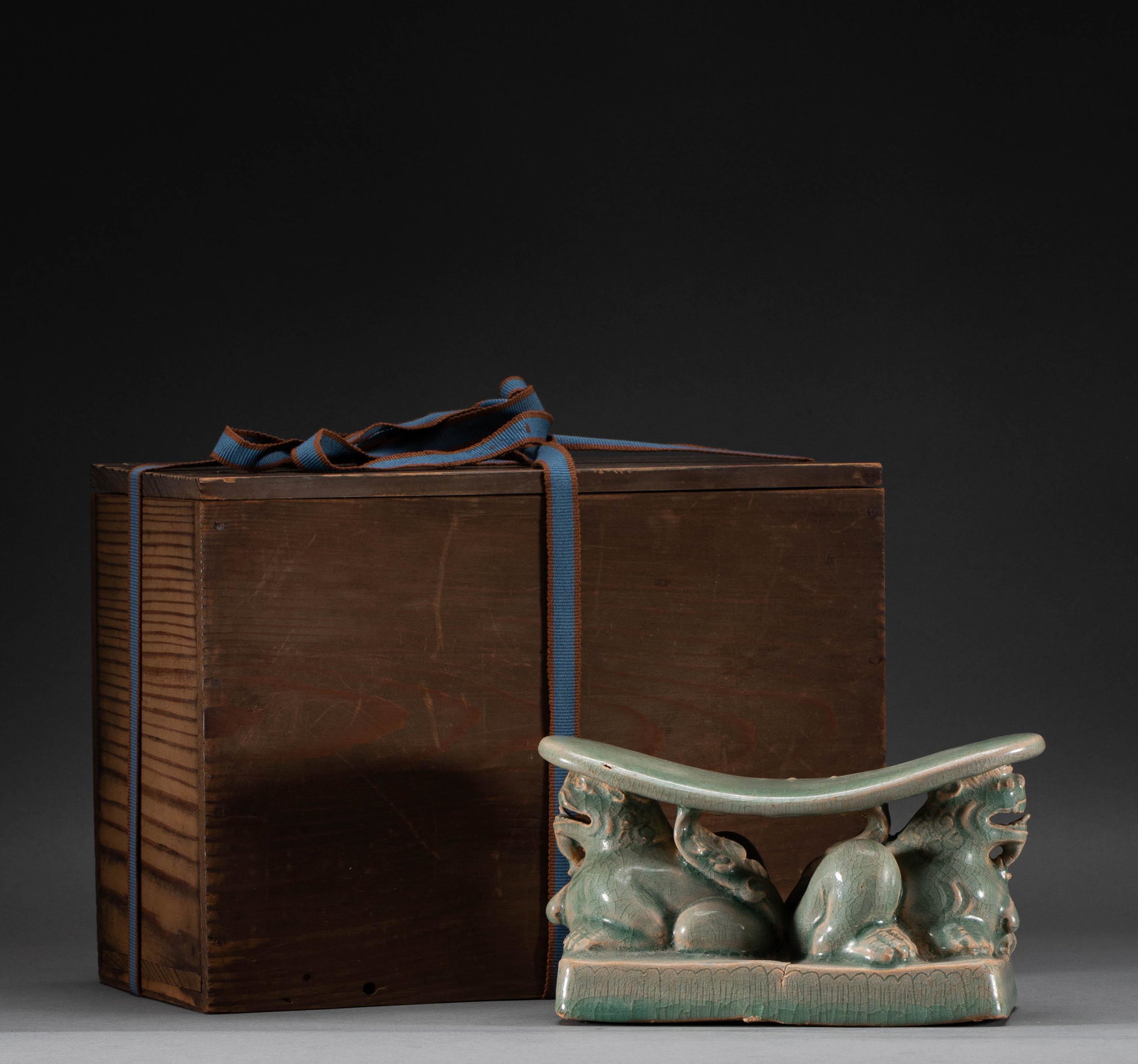 China song Dynasty celadon pillow (1 of 9)