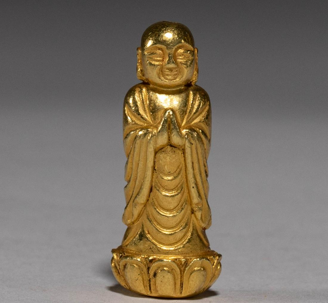 Chinese Qing Dynasty pure gold Buddha statue Dec 29, 2021