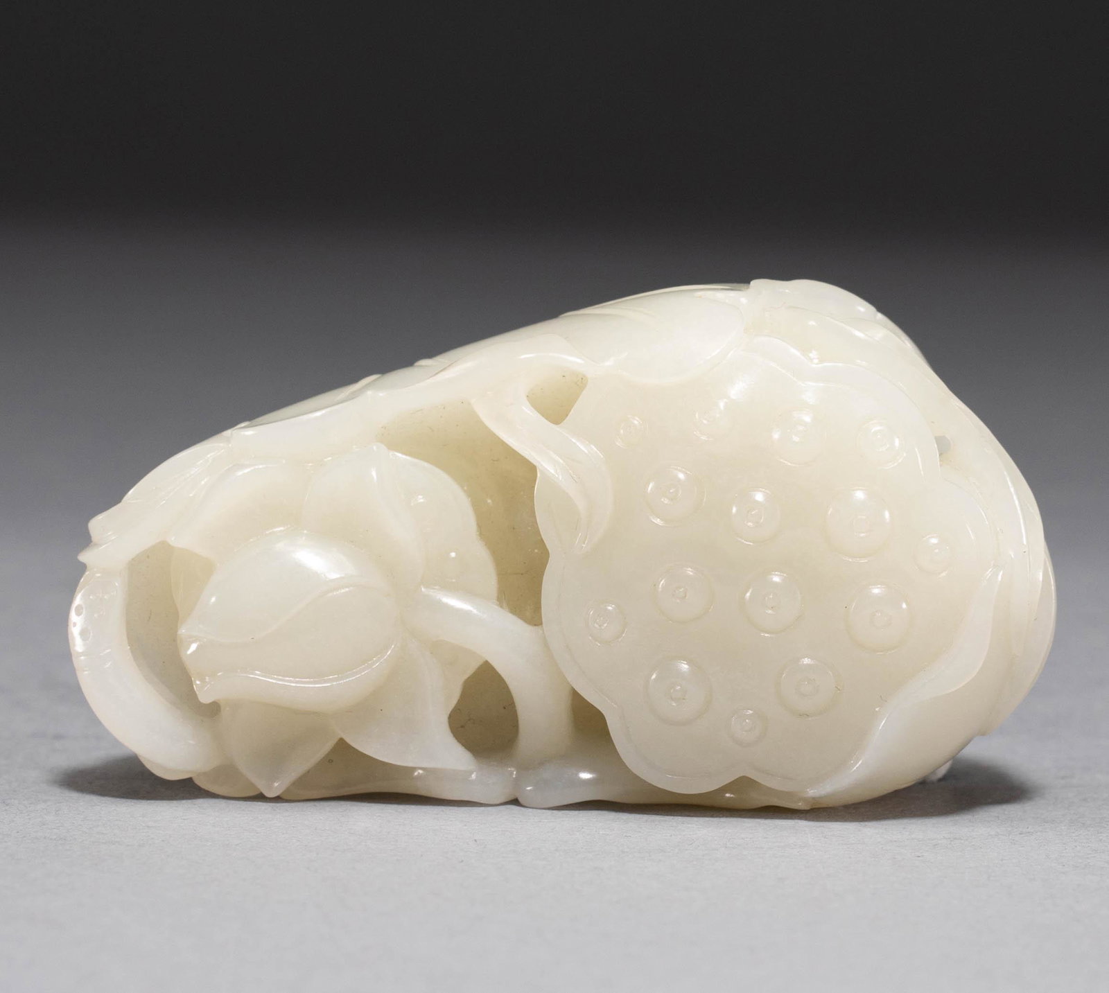 Hetian jade ornaments of the Qing Dynasty (1 of 8)