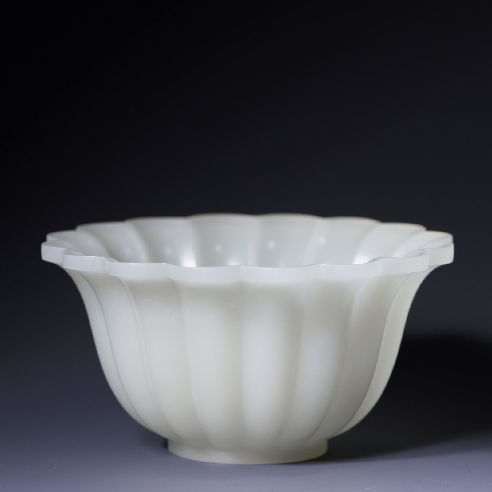 And tian jade petal small bowl (1 of 9)