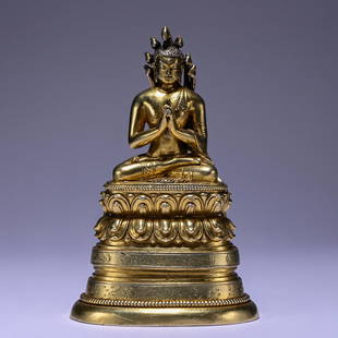 A gilt-silver statue of Avalokiteshvara,Qing dynasty: Height5.4in,length3.5in,width2.6in,weight23.8oz