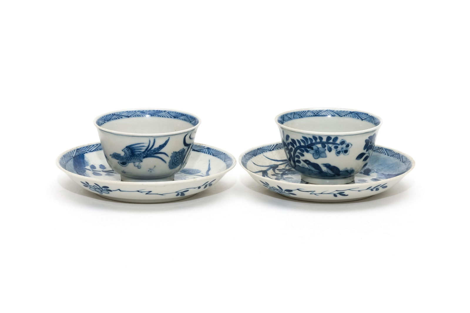 2 sets of kangxi period blue and white tea cups and holder: 1. H: 1.6 in. (4 cm) D: 2.8 in. (7 cm)*2 2. H: 1.6 in. (4 cm) D: 2.8 in. (7 cm)*2
