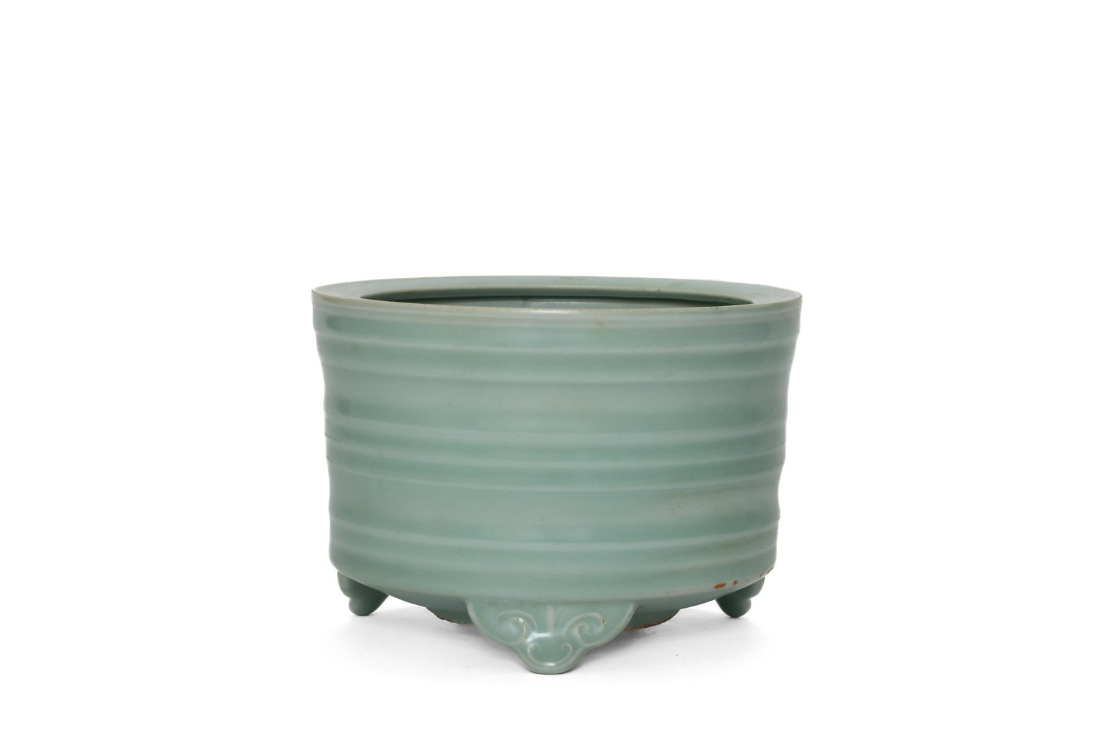 Song Longquan celadon  tri-leg censer (1 of 9)