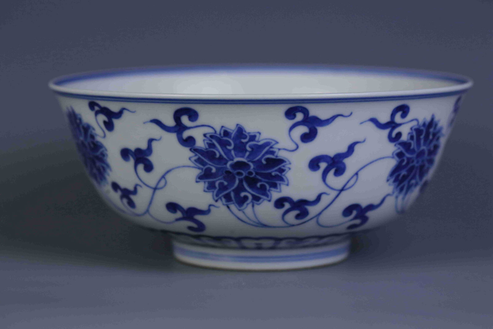 Qing Guangxu blue and white floral bowl (1 of 7)