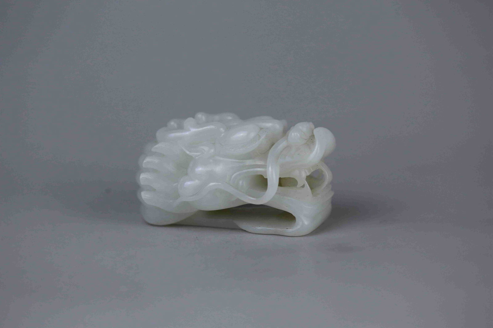 Qing jade dragon head (1 of 7)